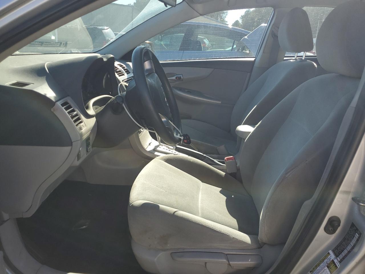 2013 Toyota Corolla Base - Фото 7