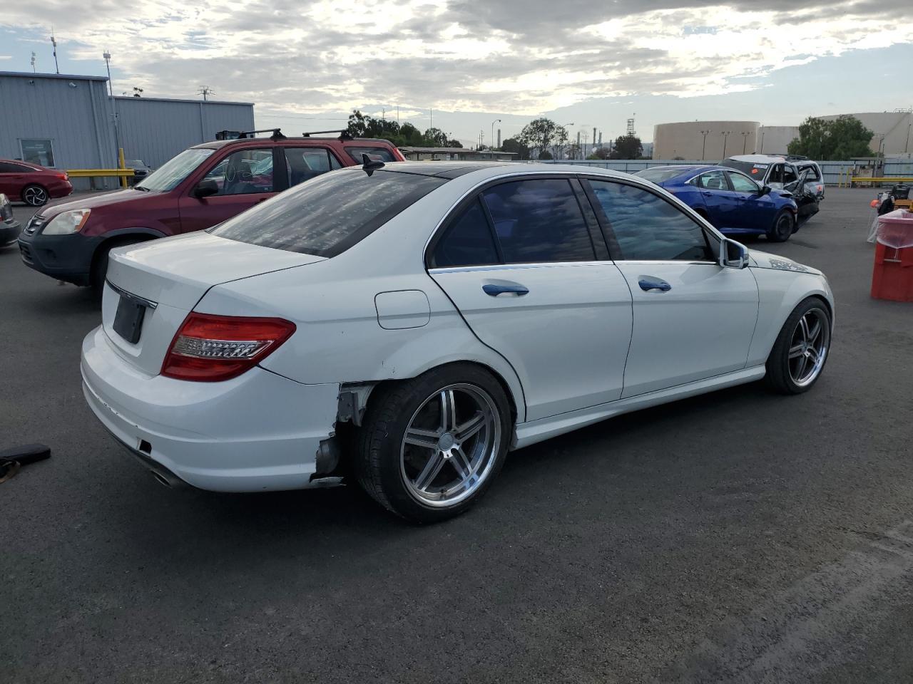 2010 Mercedes Benz C-Class C300 - Image 3