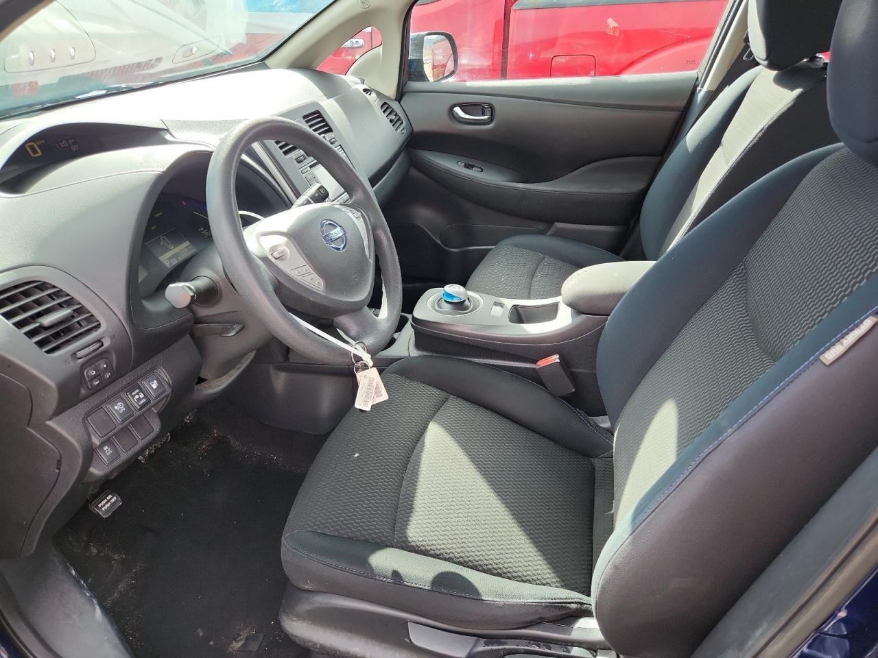 2017 Nissan Leaf S - Image 7