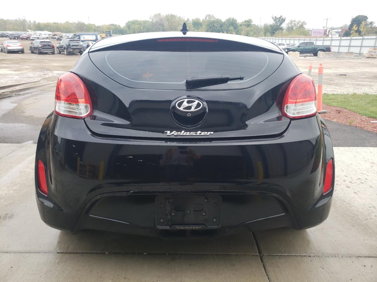 2014 Hyundai Veloster - Фото 6