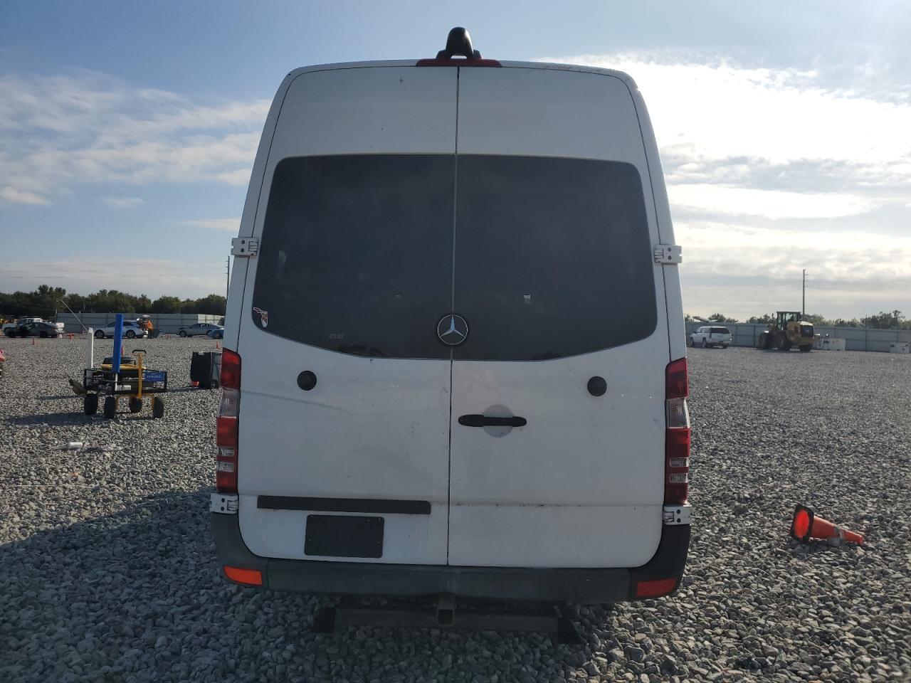 2018 Mercedes-Benz Sprinter 2500 - Image 6