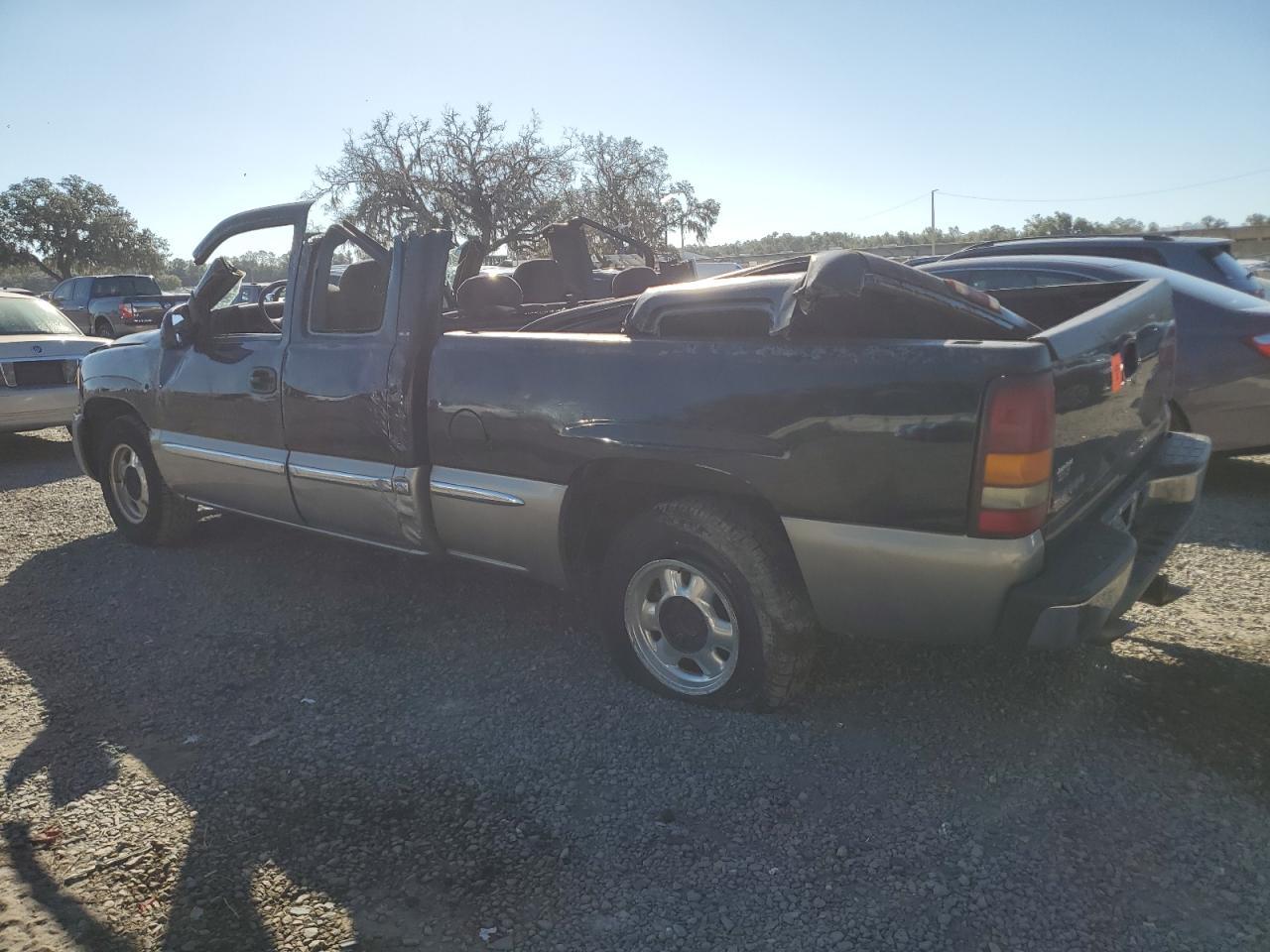 2001 GMC New Sierra C1500 - Фото 2