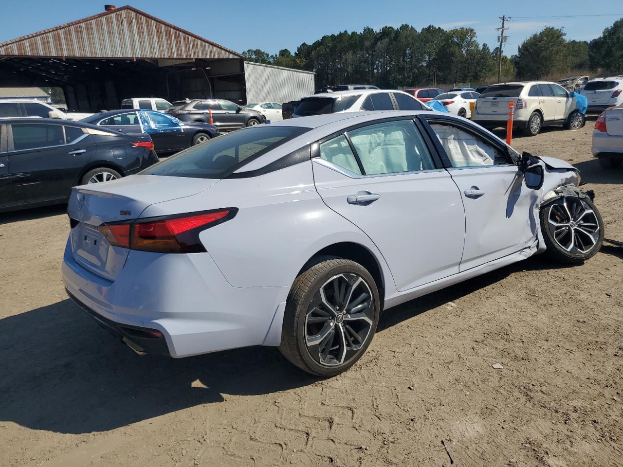 2024 Nissan Altima Sr - Фото 3