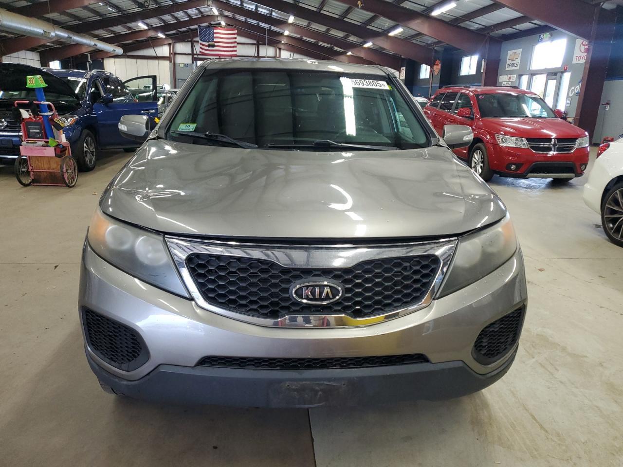 2011 Kia Sorento Base - Фото 5