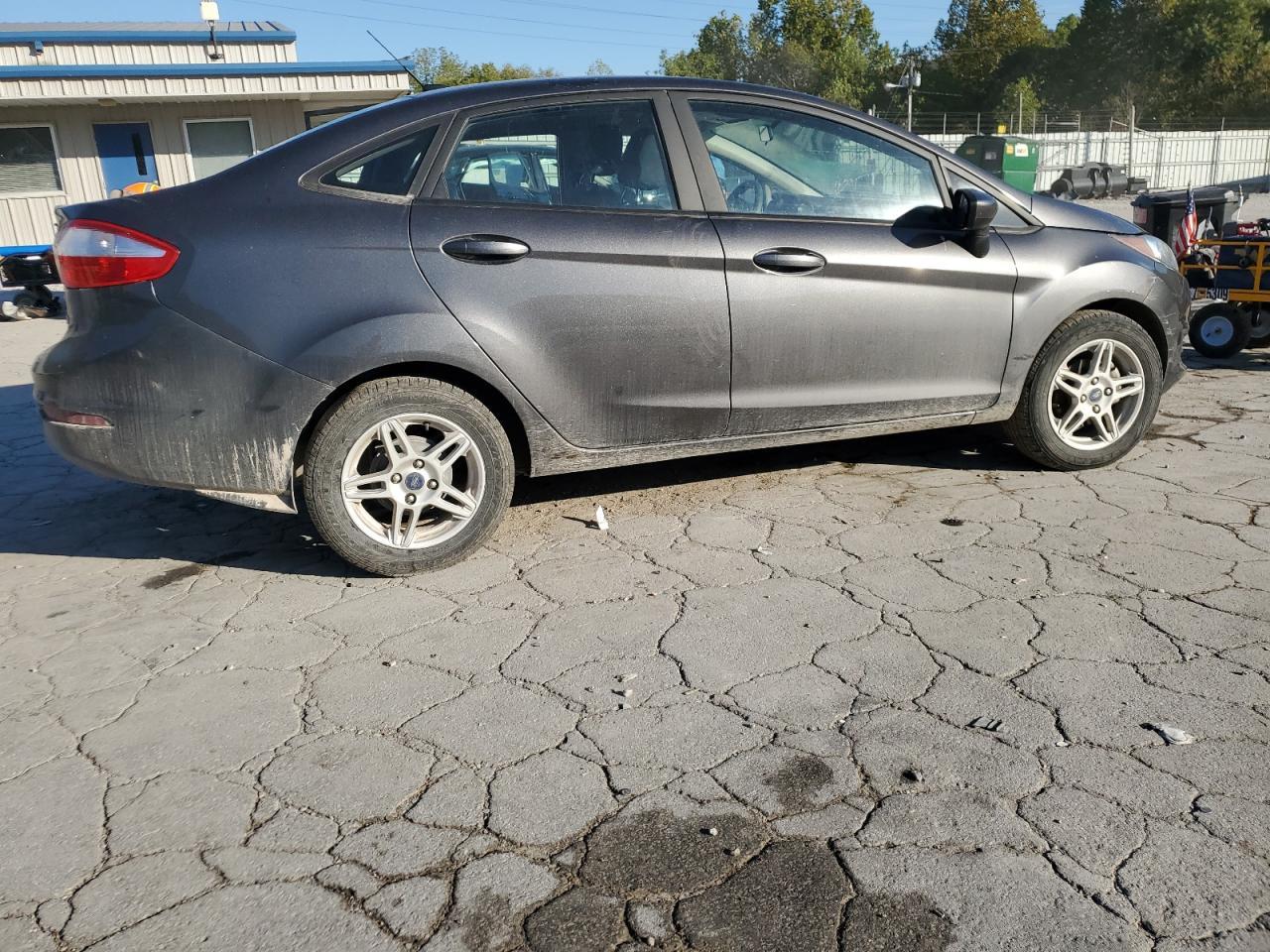 2018 Ford Fiesta Se - Фото 3