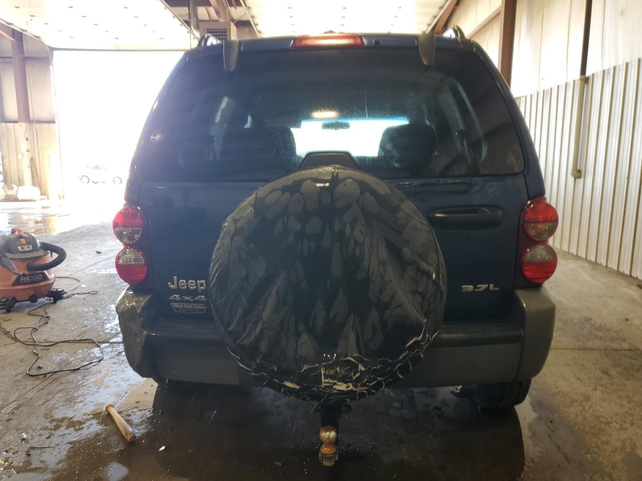 2005 Jeep Liberty Sport - Фото 6