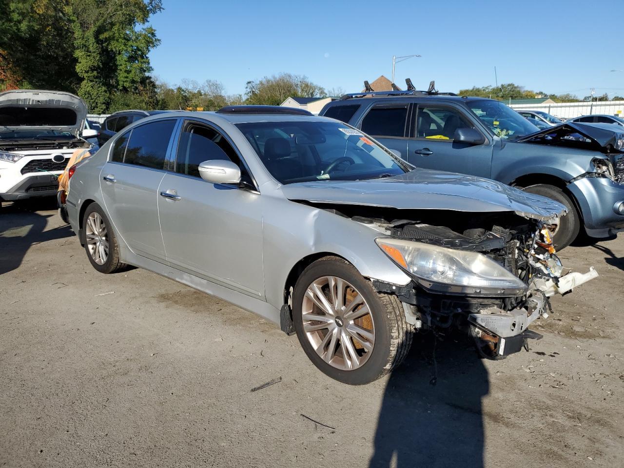 2013 Hyundai Genesis 3.8L - Фото 4