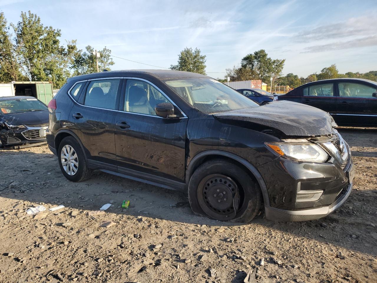 2017 Nissan Rogue S - Фото 4