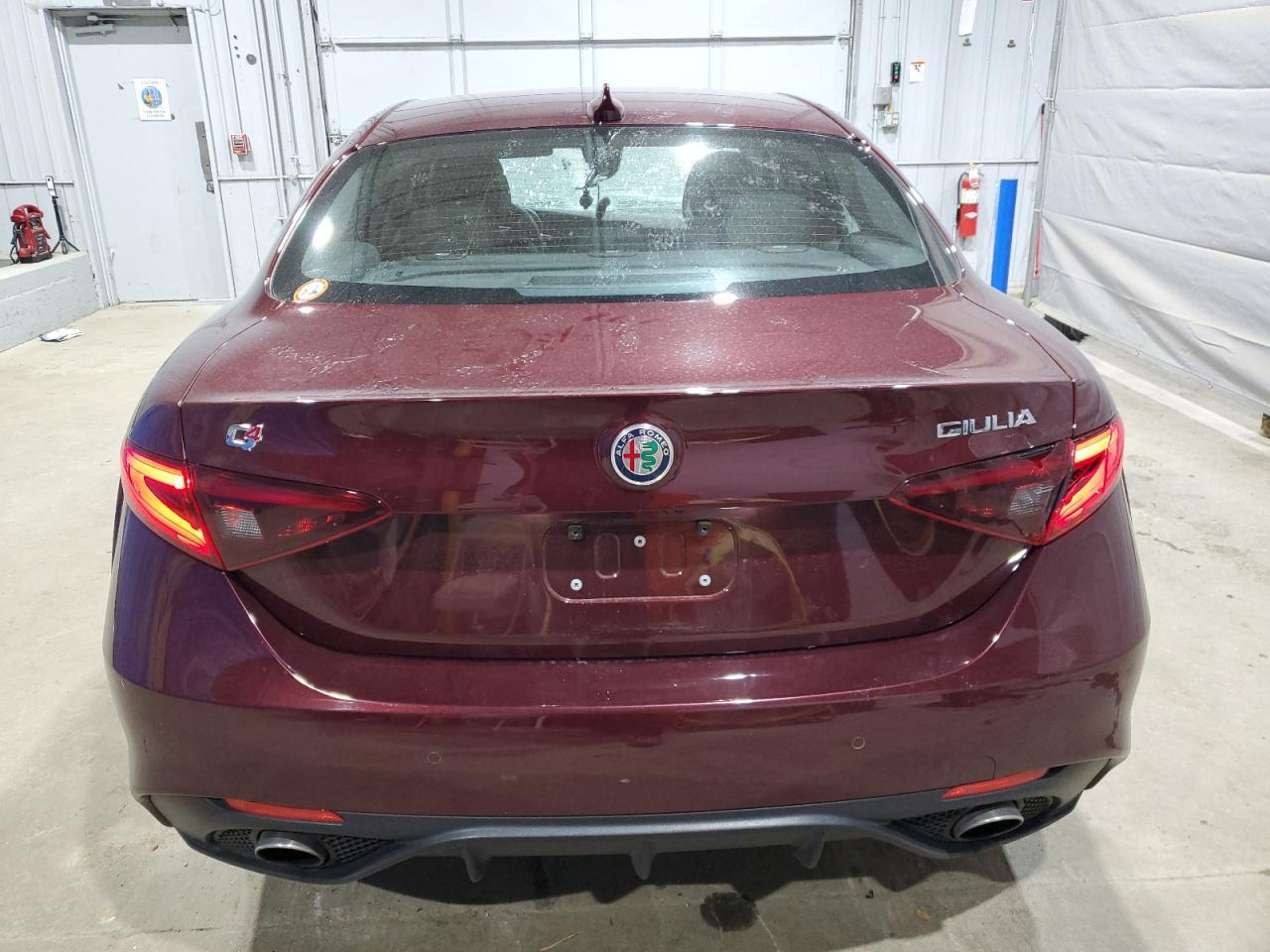 2019 Alfa Romeo Giulia Ti - Фото 6