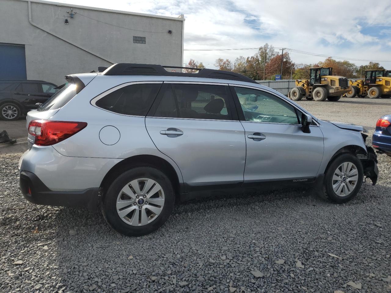 2019 Subaru Outback 2.5I Premium - Фото 3