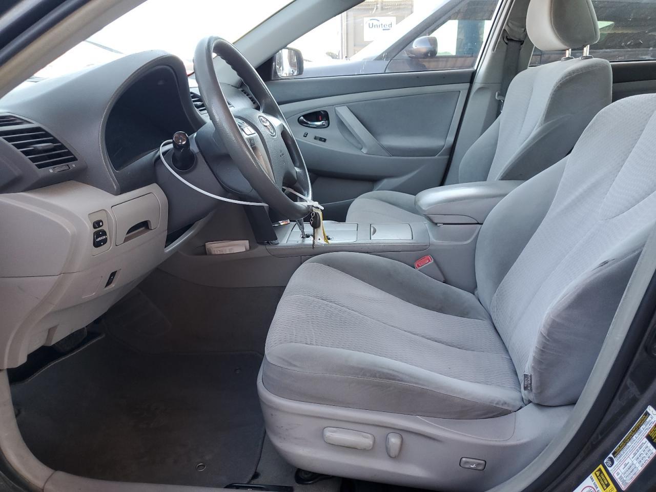 2011 Toyota Camry Le - Фото 7