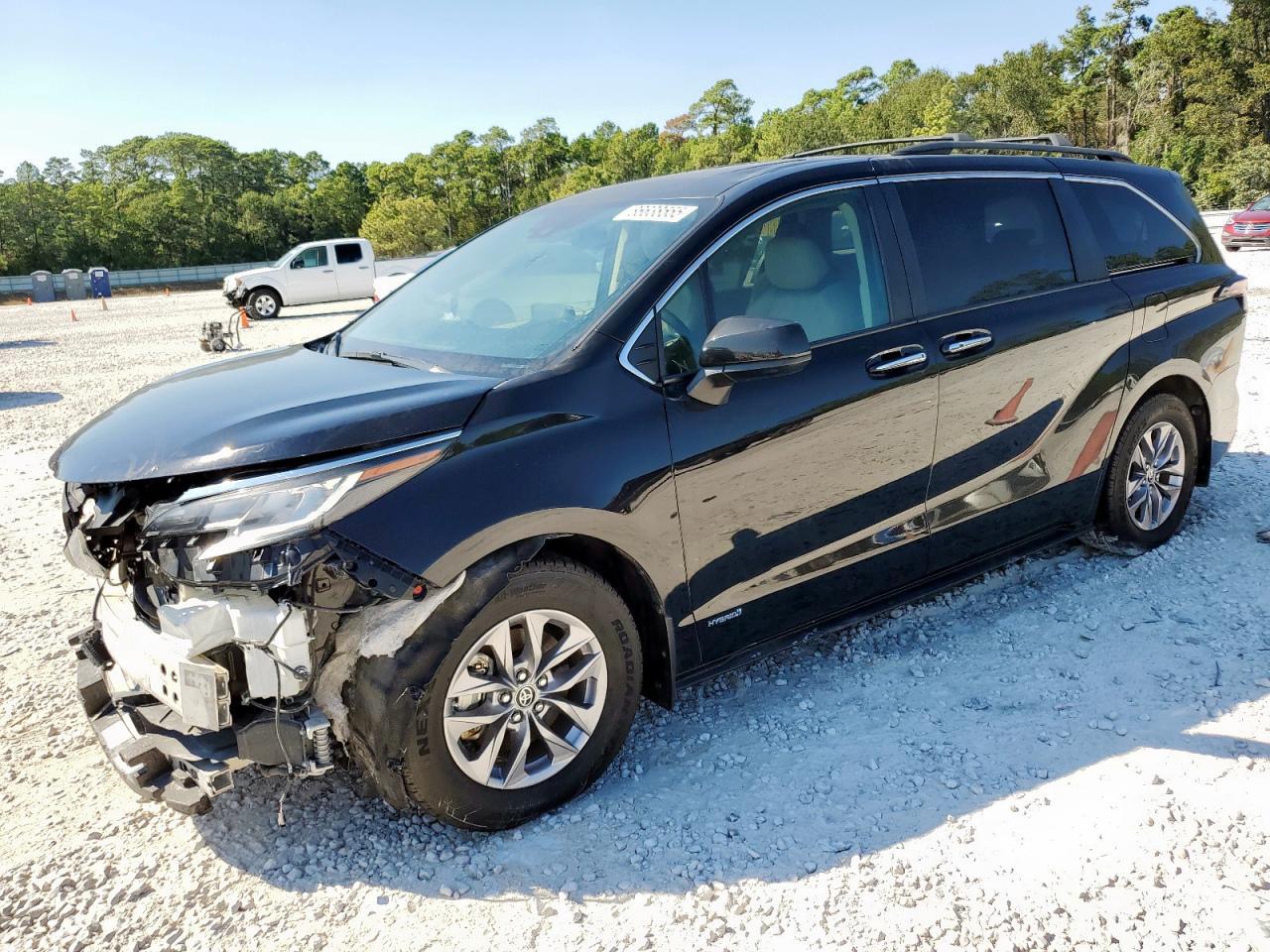 2021 Toyota Sienna Xle