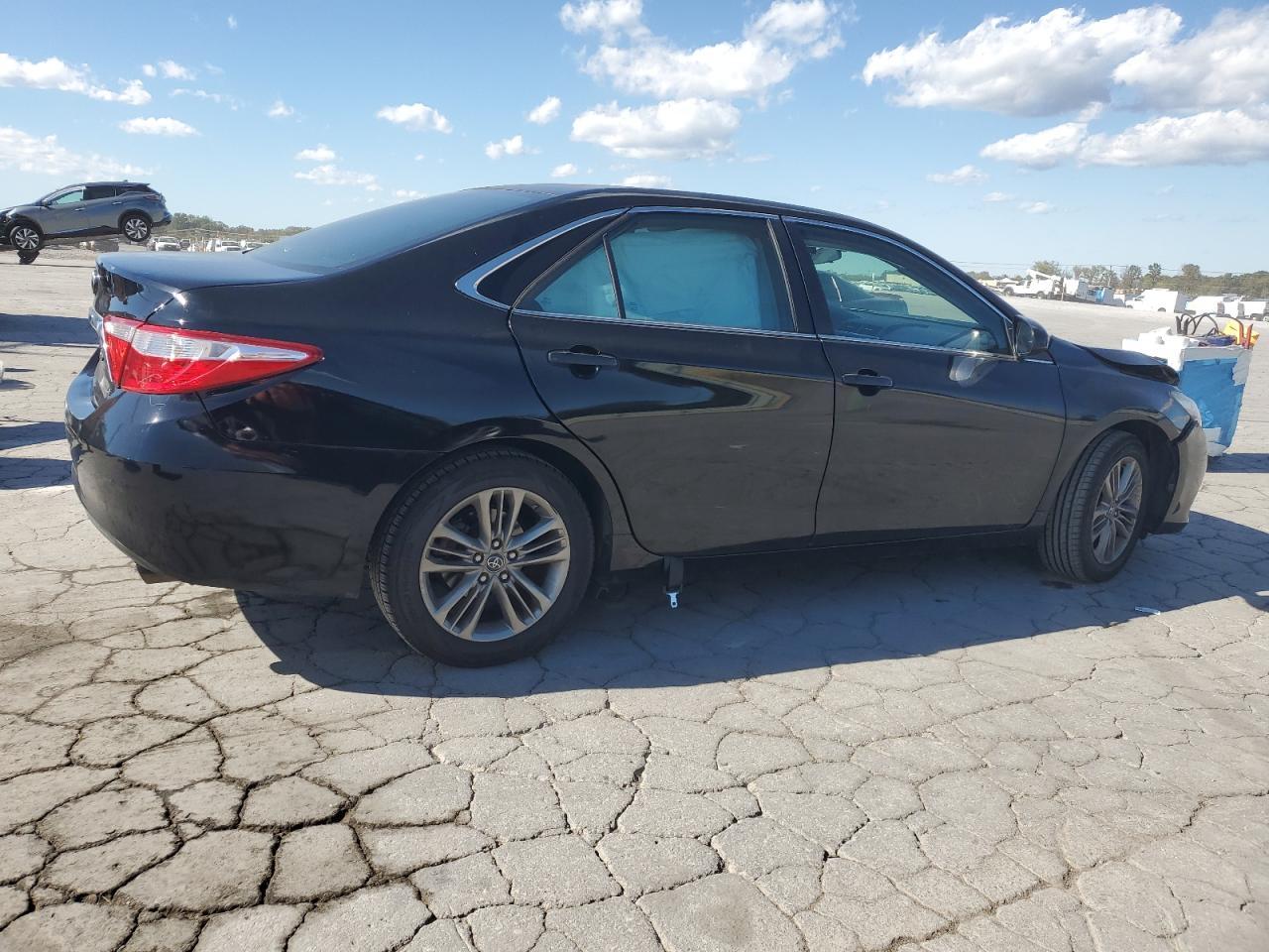 2017 Toyota Camry Le - Фото 3