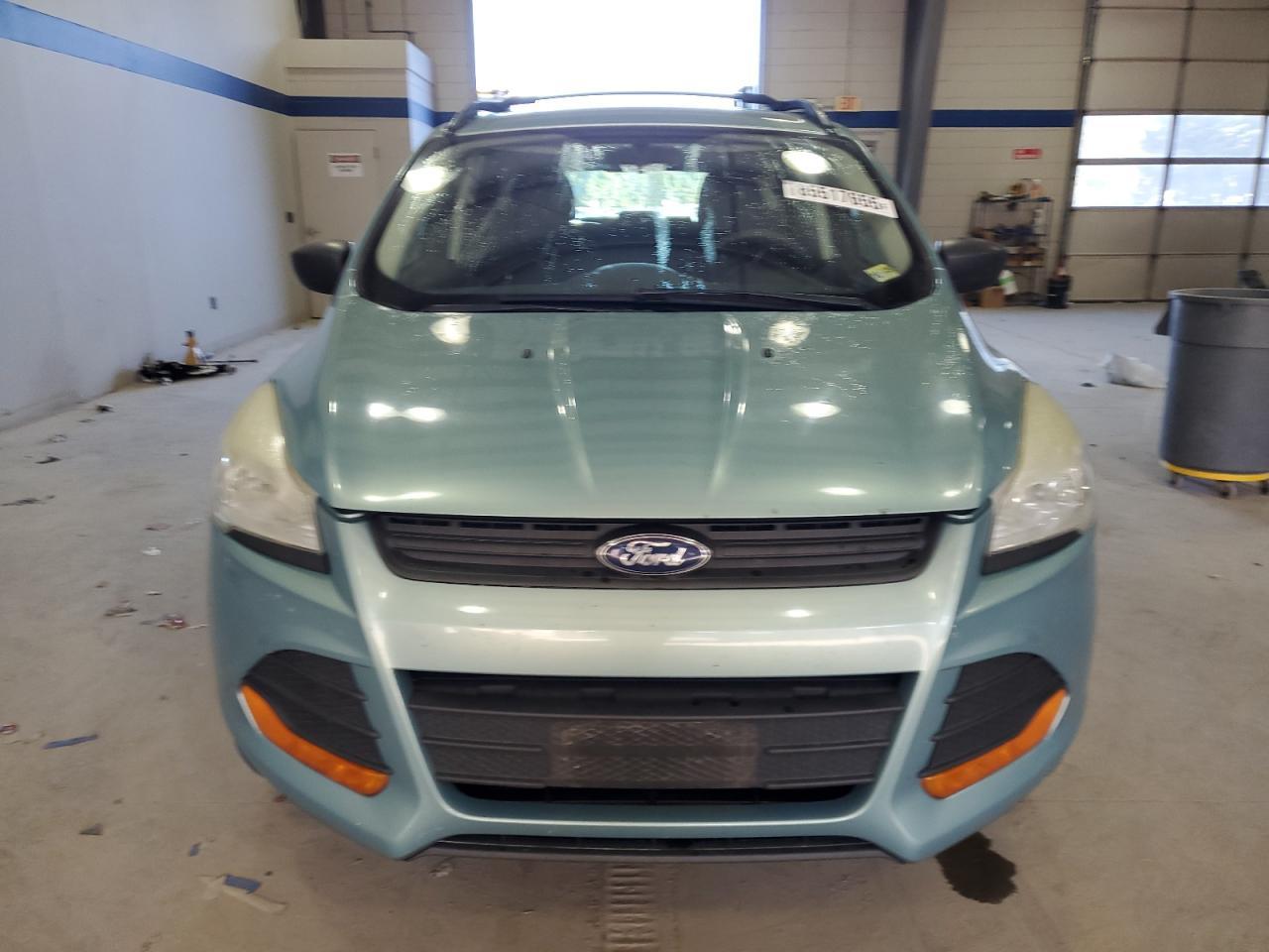 2013 Ford Escape S - Фото 5