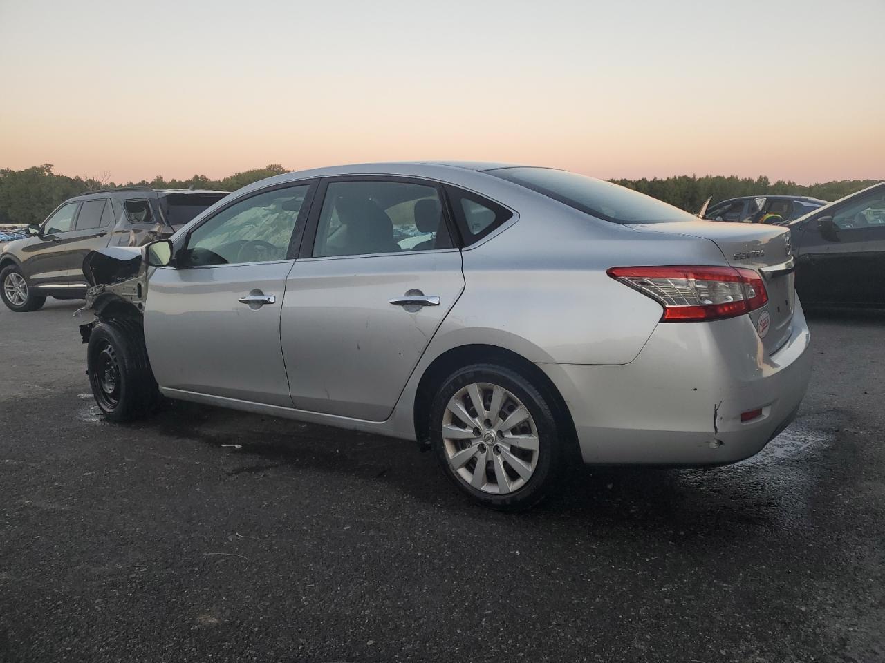 2015 Nissan Sentra S - Фото 2