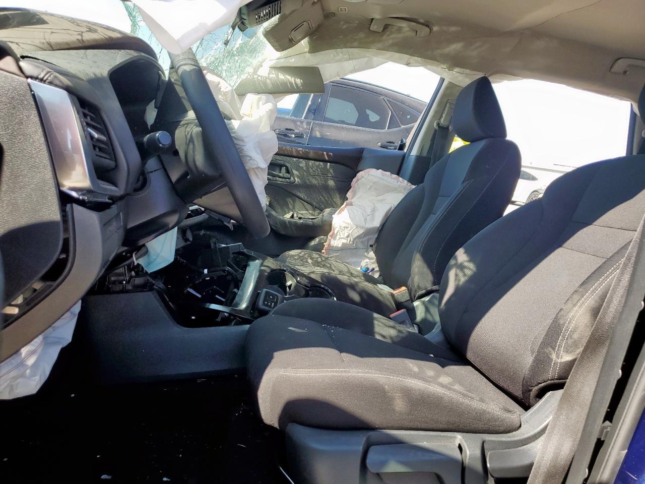 2023 Nissan Rogue S - Image 7