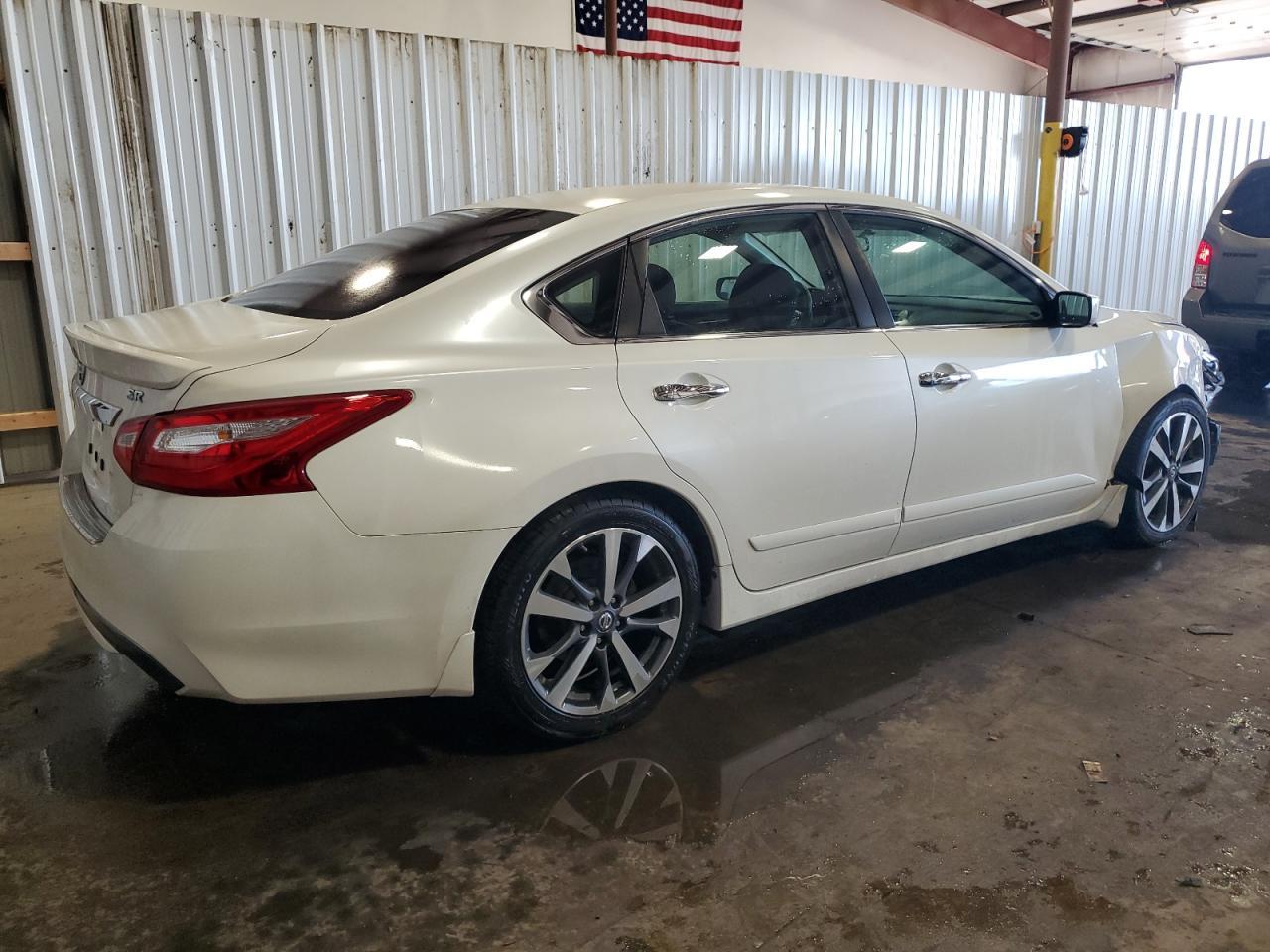 2016 Nissan Altima 2.5 - Image 3