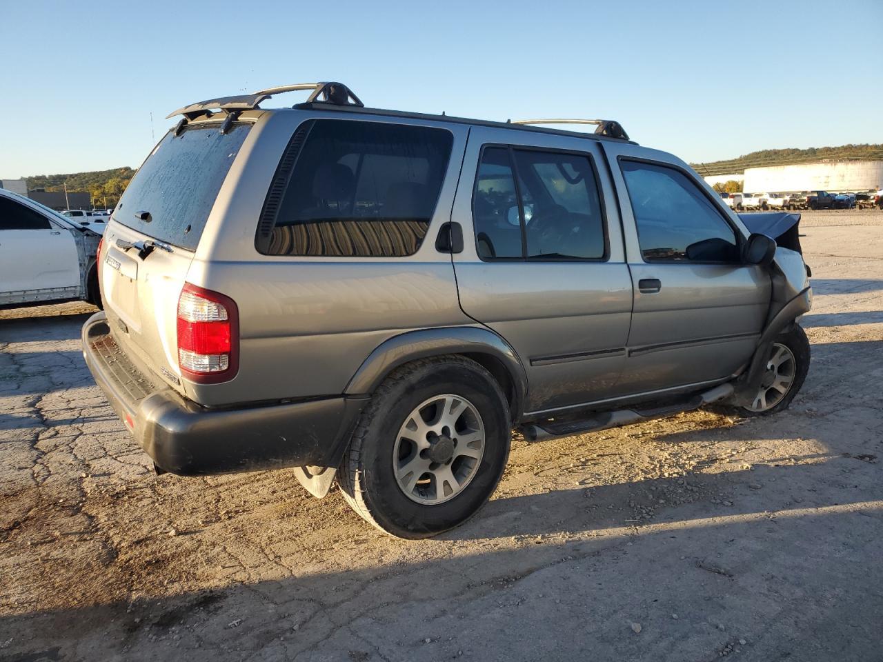 2001 Niss Pathfinder Se - Image 3