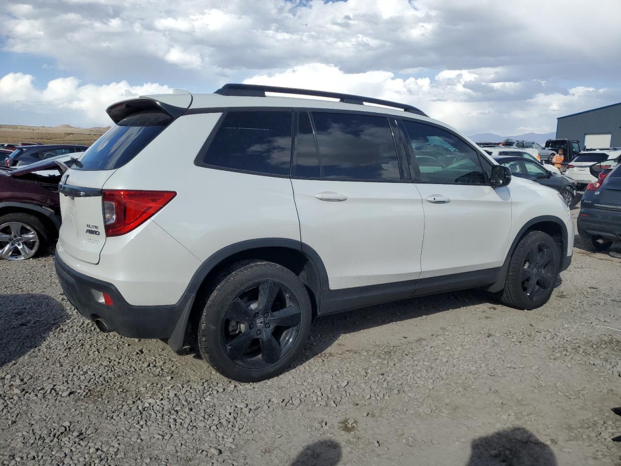 2021 Honda Passport Elite - Image 3