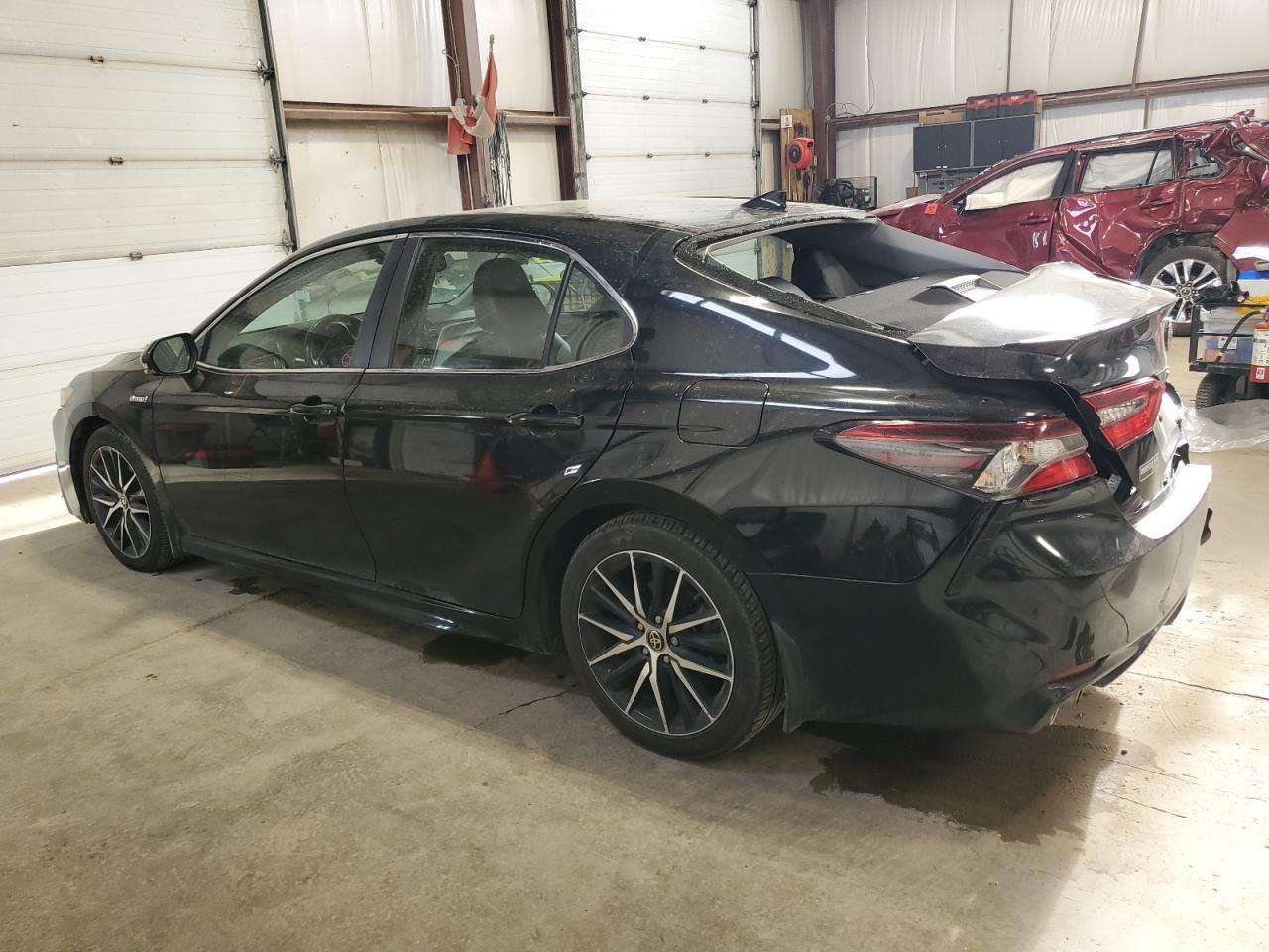 2021 Toyota Camry Xle - Фото 2