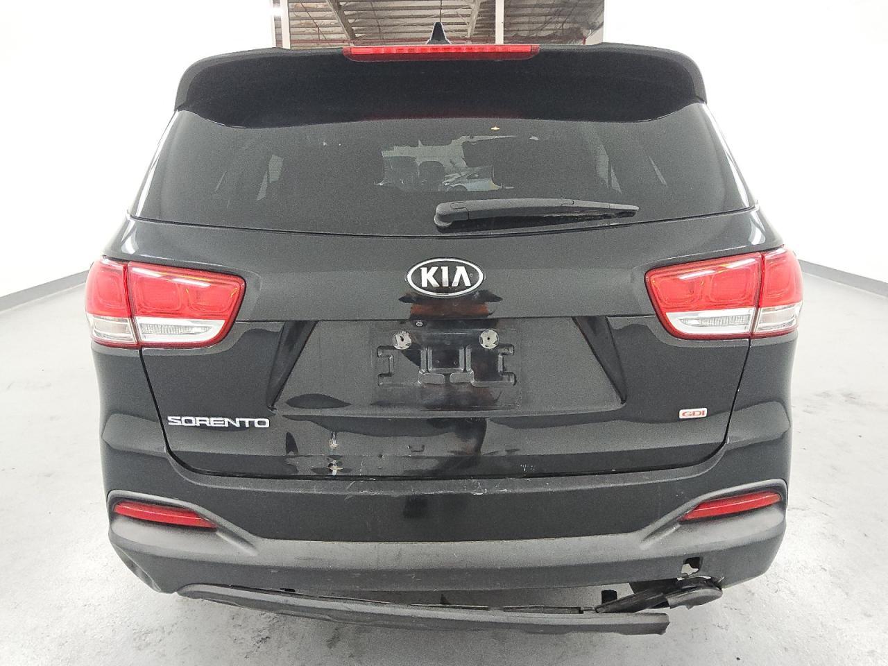 2016 Kia Sorento Lx - Image 6