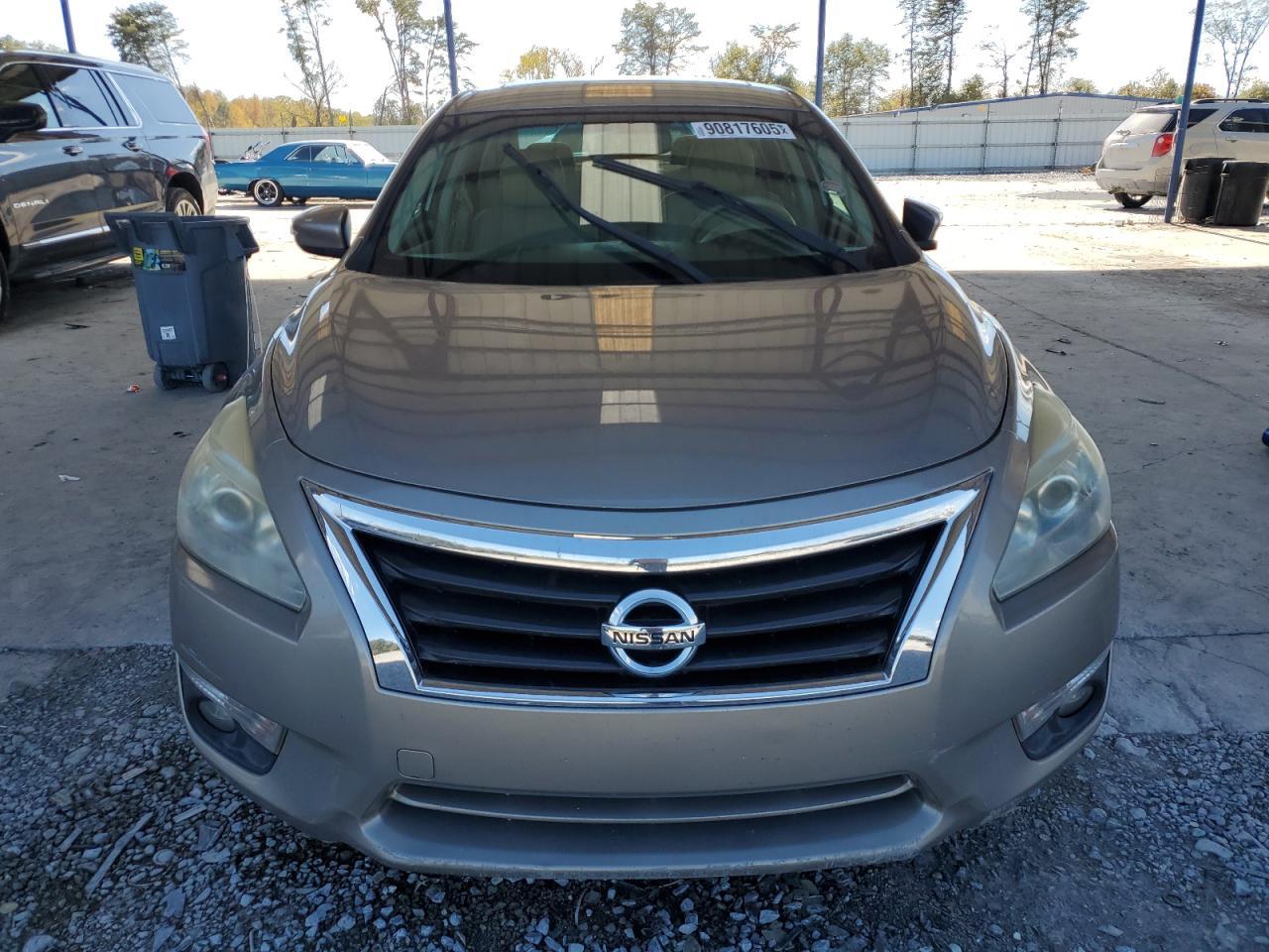 2014 Nissan Altima 3.5S - Image 5