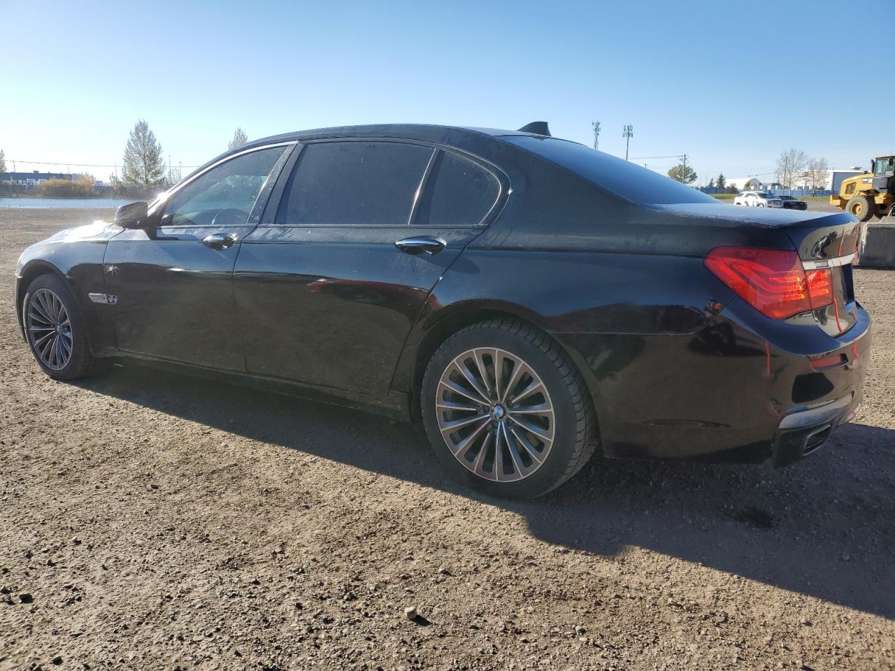 2010 BMW 750 Li xDrive - Image 2