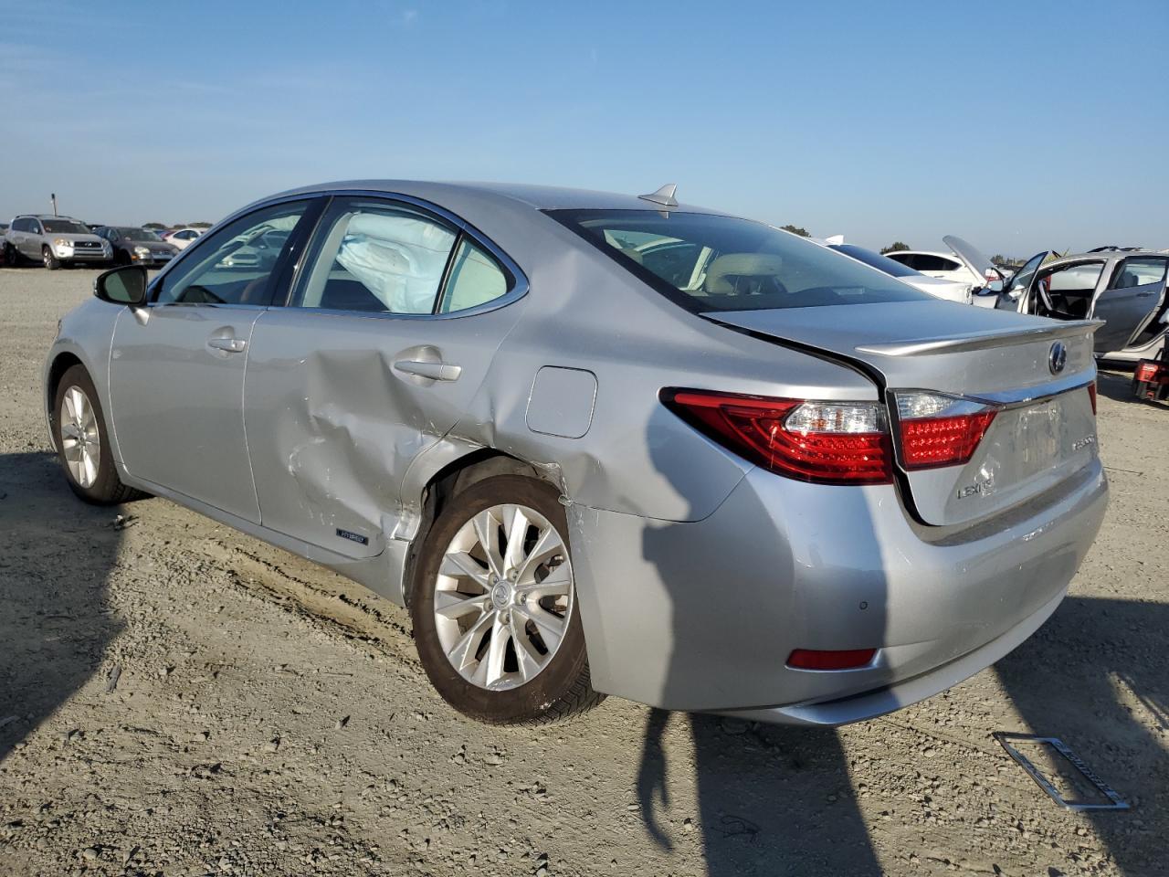2014 Lexus Es 300H - Image 2