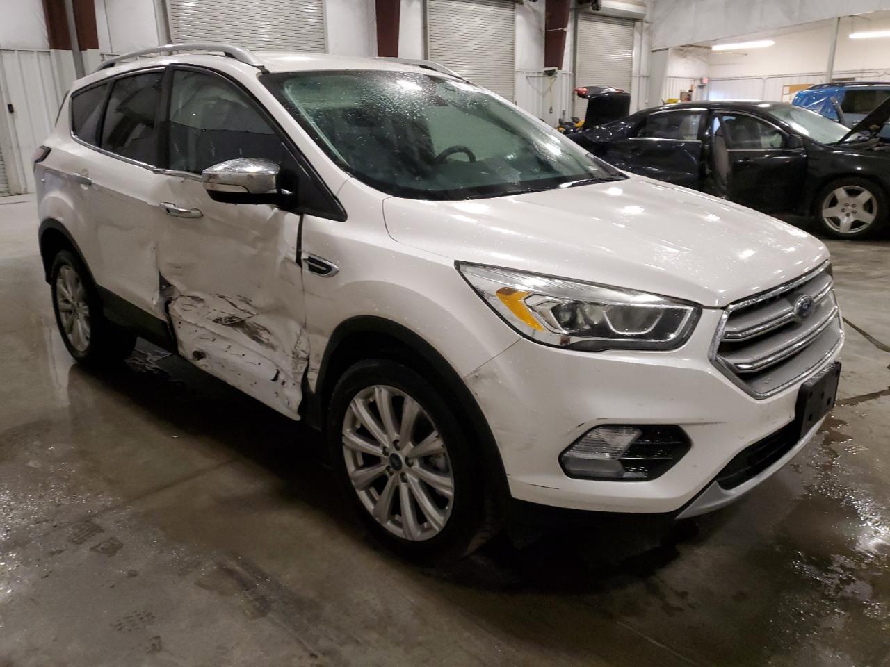 2017 Ford Escape Titanium - Фото 4