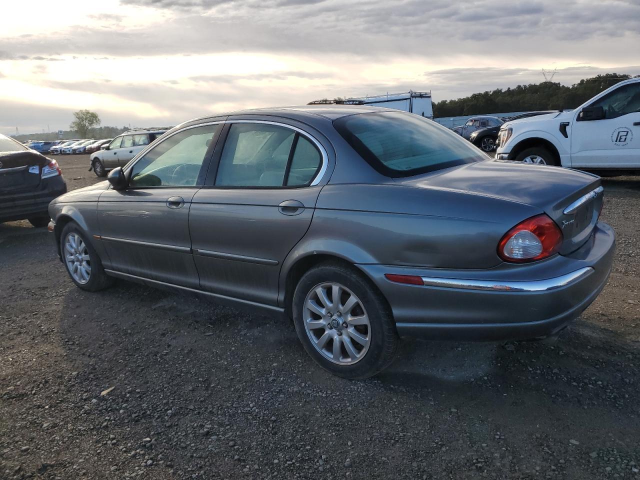 2002 Jaguar X-Type 2.5 - Image 2