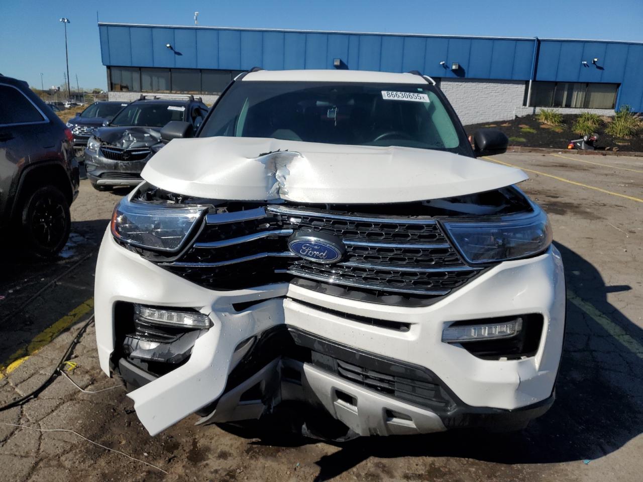 2022 Ford Explorer Xlt - Фото 5