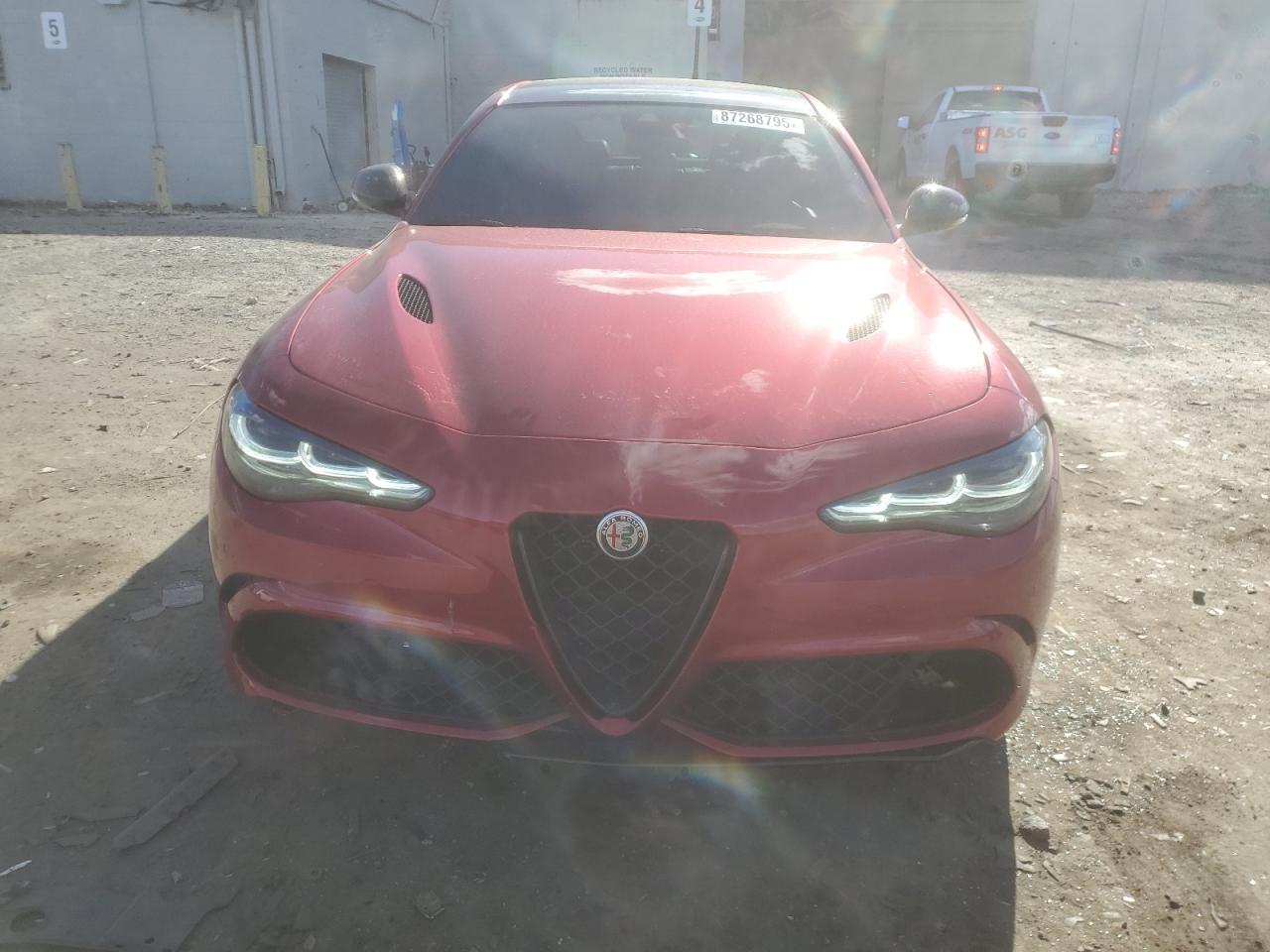 2024 Alfa Romeo Giulia Quadrifoglio - Image 5
