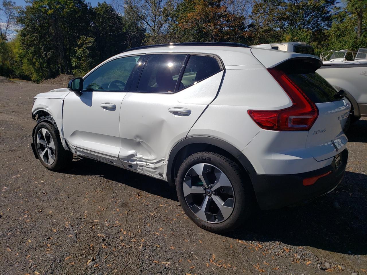 2025 Volvo Xc40 Plus - Фото 2
