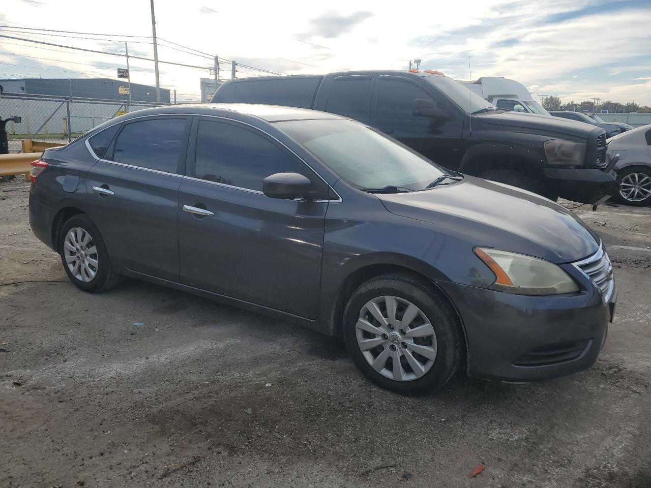2015 Nissan Sentra S - Фото 4