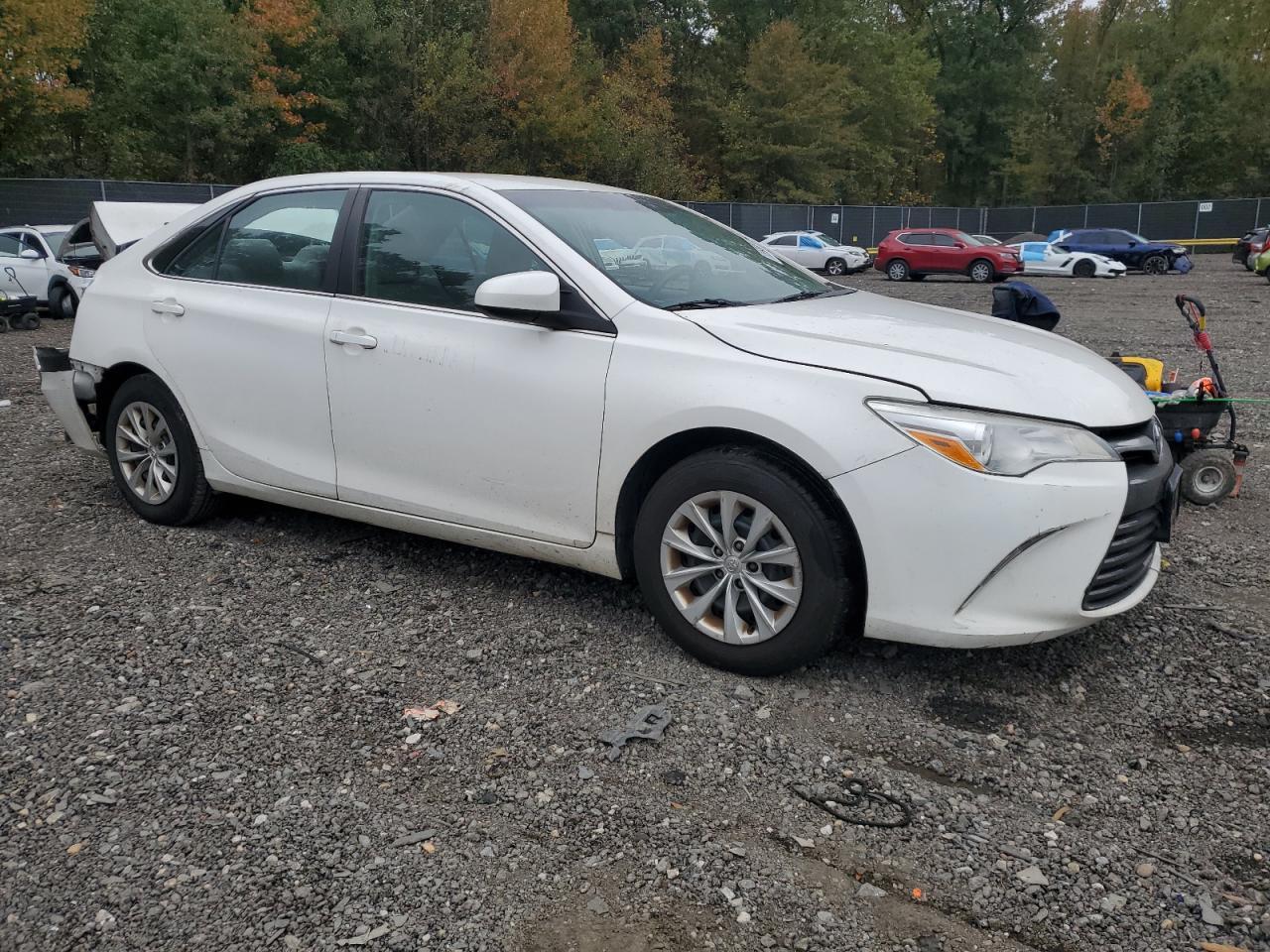2015 Toyota Camry Le - Image 4