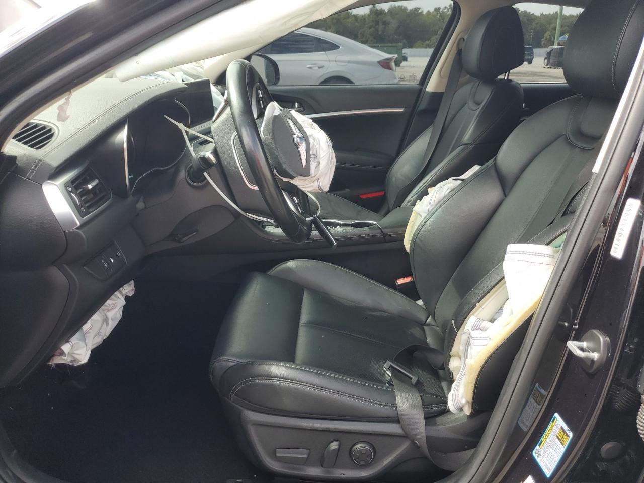 2022 Genesis G70 Base - Image 7