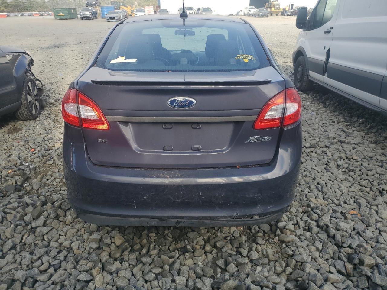 2012 Ford Fiesta Se - Фото 6