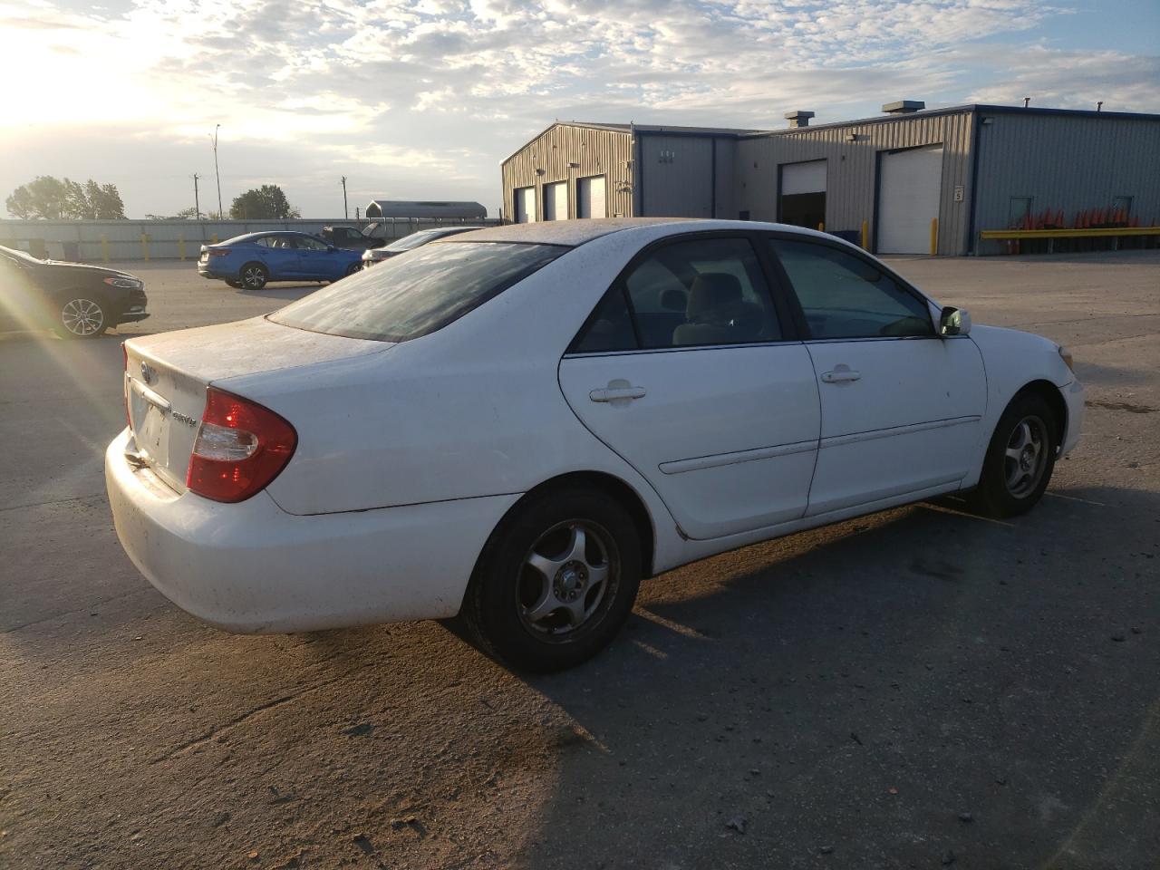 2003 Toyota Camry Le - Image 3
