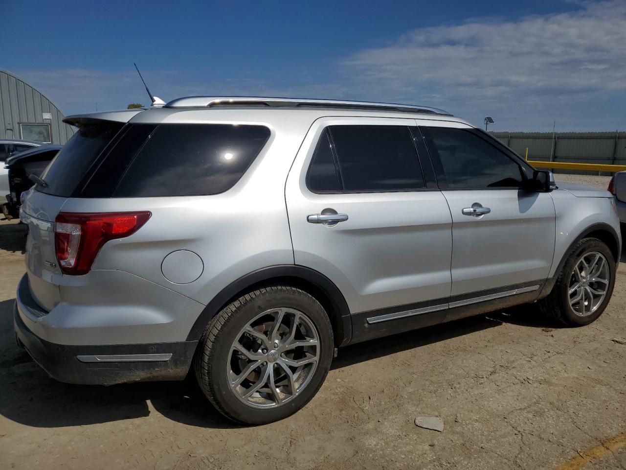 2018 Ford Explorer Platinum - Фото 3