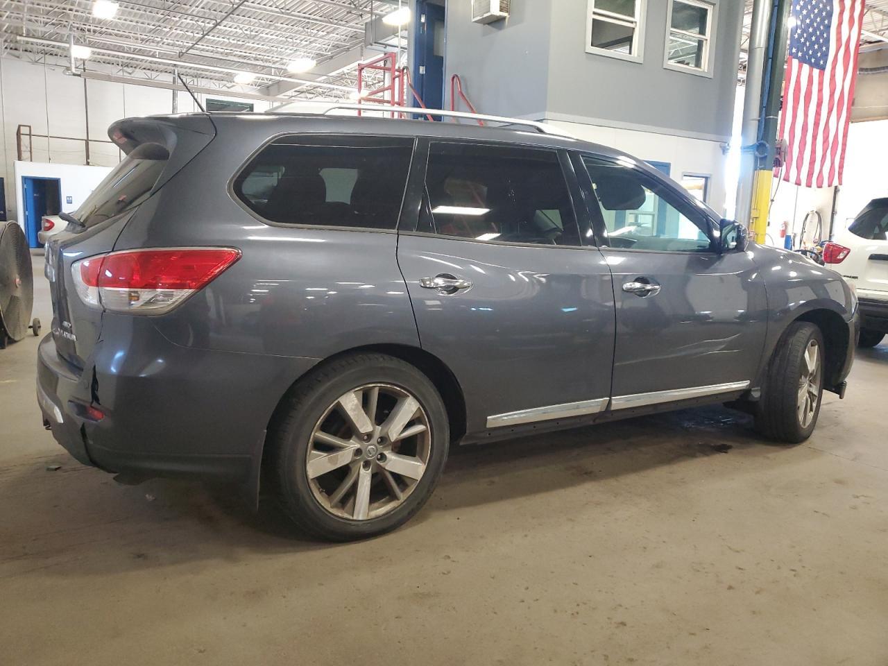 2013 Nissan Pathfinder S - Фото 3
