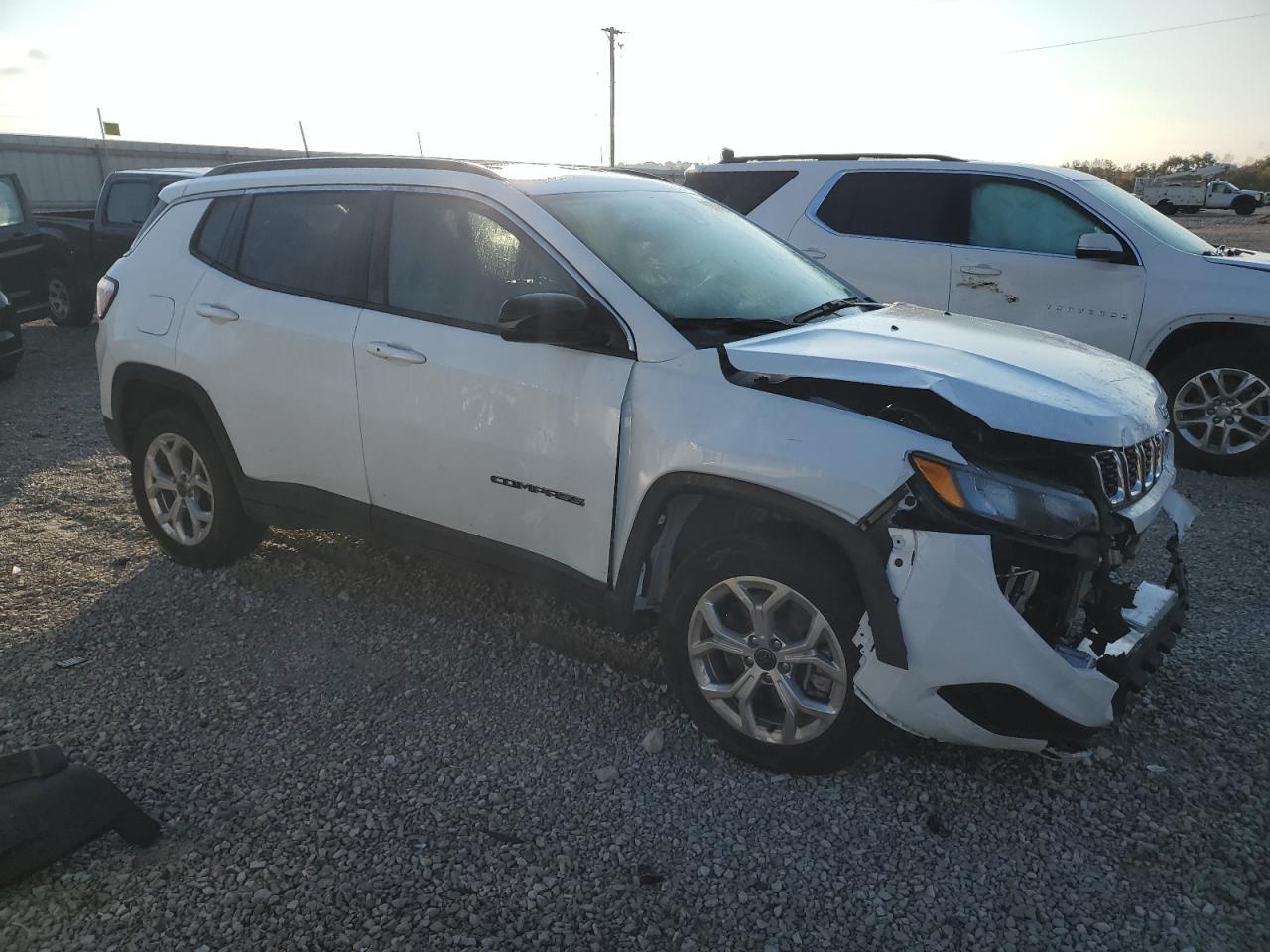 2025 Jeep Compass Latitude - Фото 4