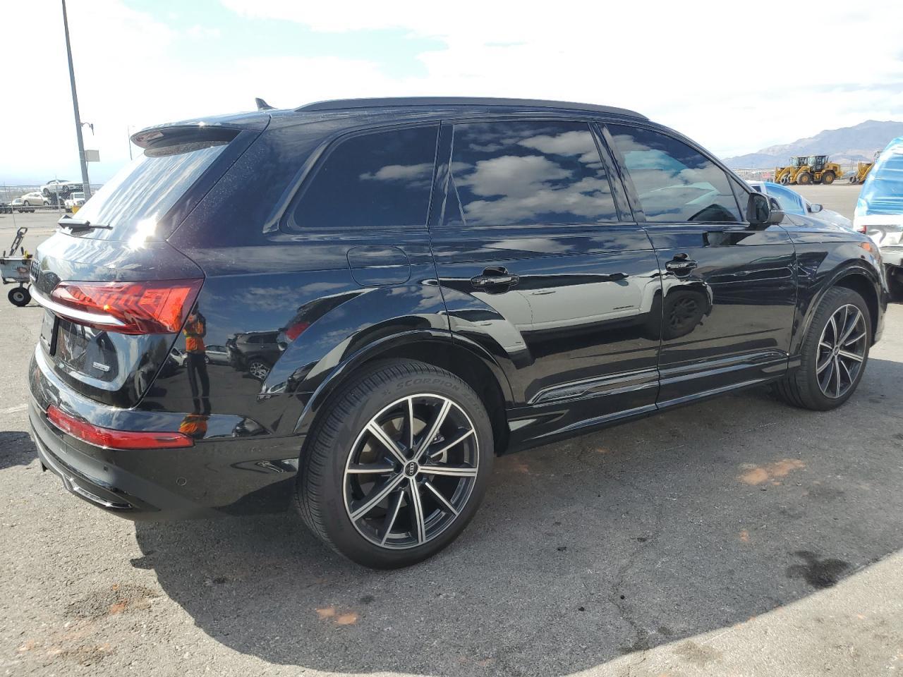 2021 Audi Q7 Premium Plus - Фото 3