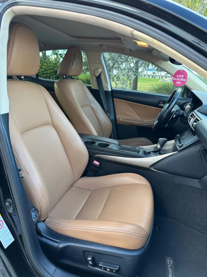 2016 Lexus Is 200T - Фото 5