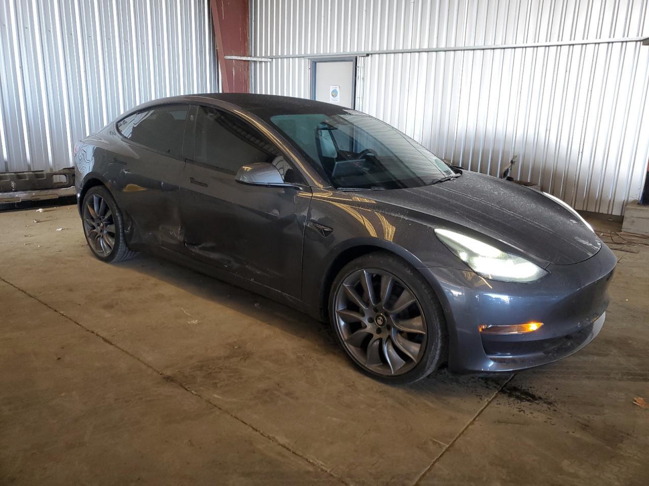 2021 Tesla Model 3 - Фото 4