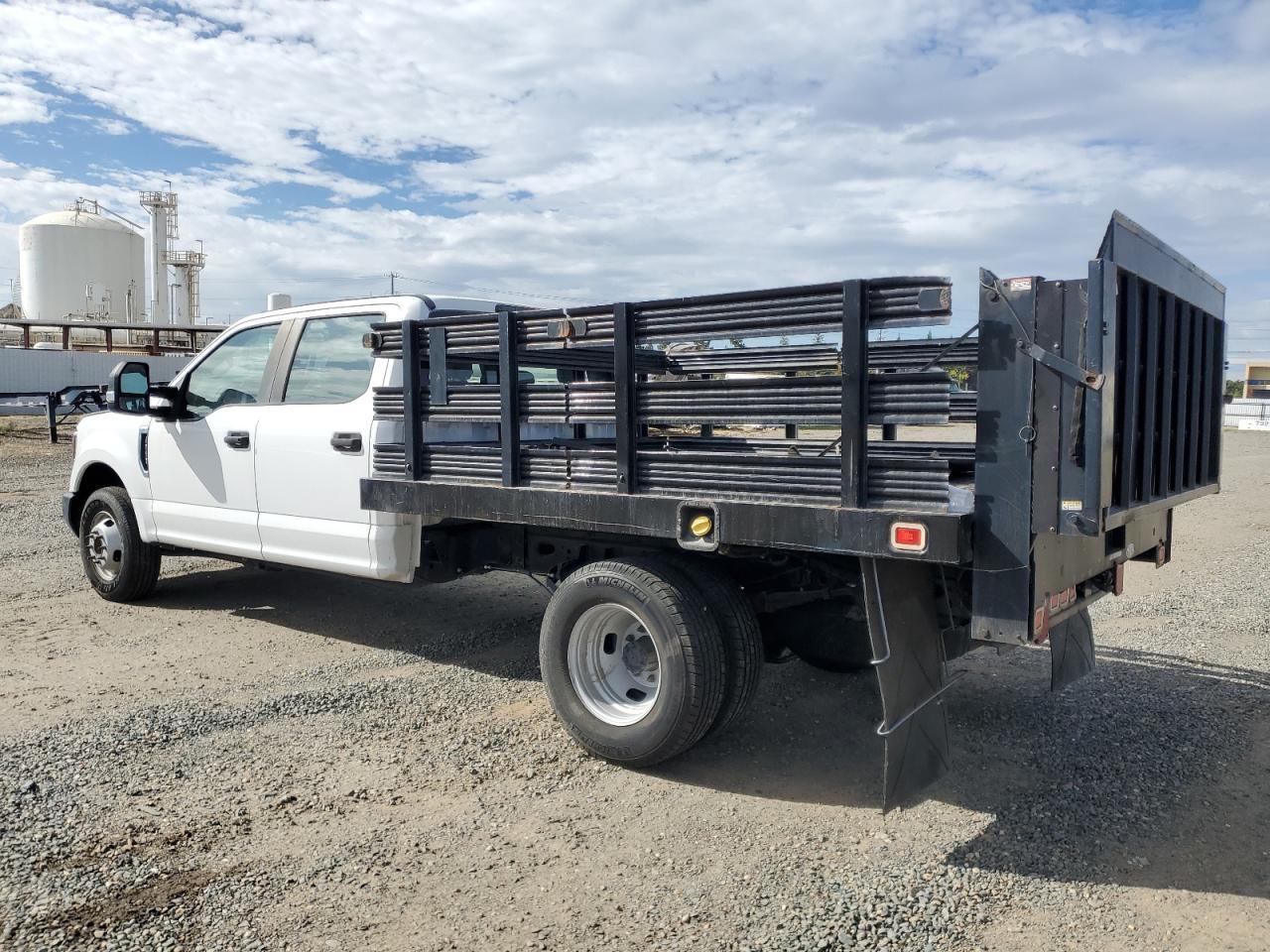 2018 Ford F350 Super Duty - Фото 2