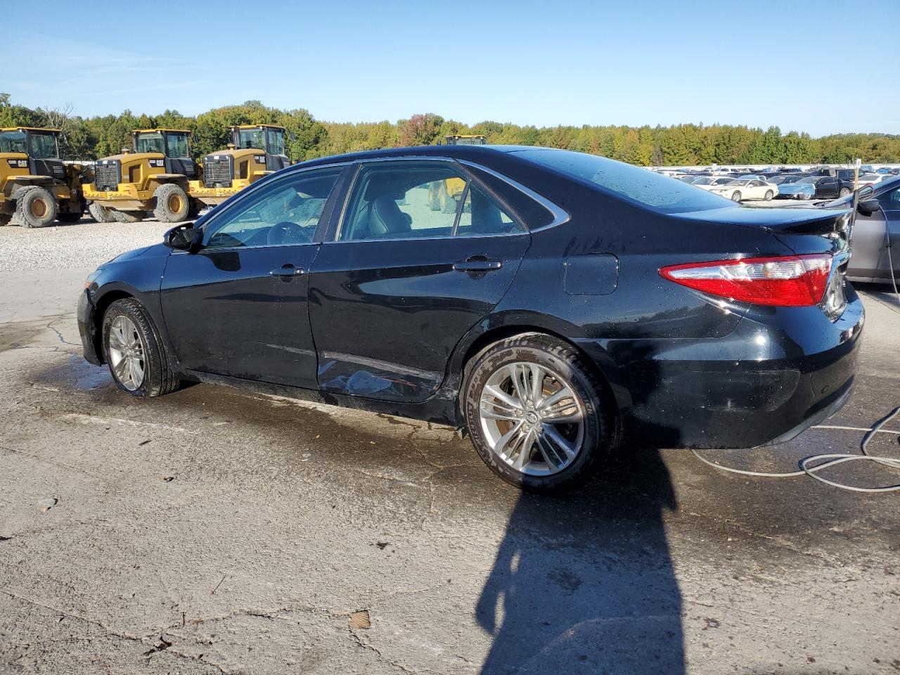 2017 Toyota Camry Le - Фото 2