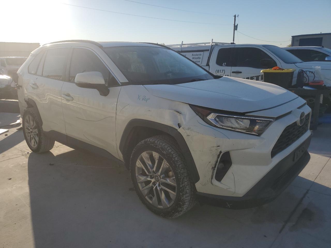 2021 Toyota Rav4 Xle Premium - Image 4