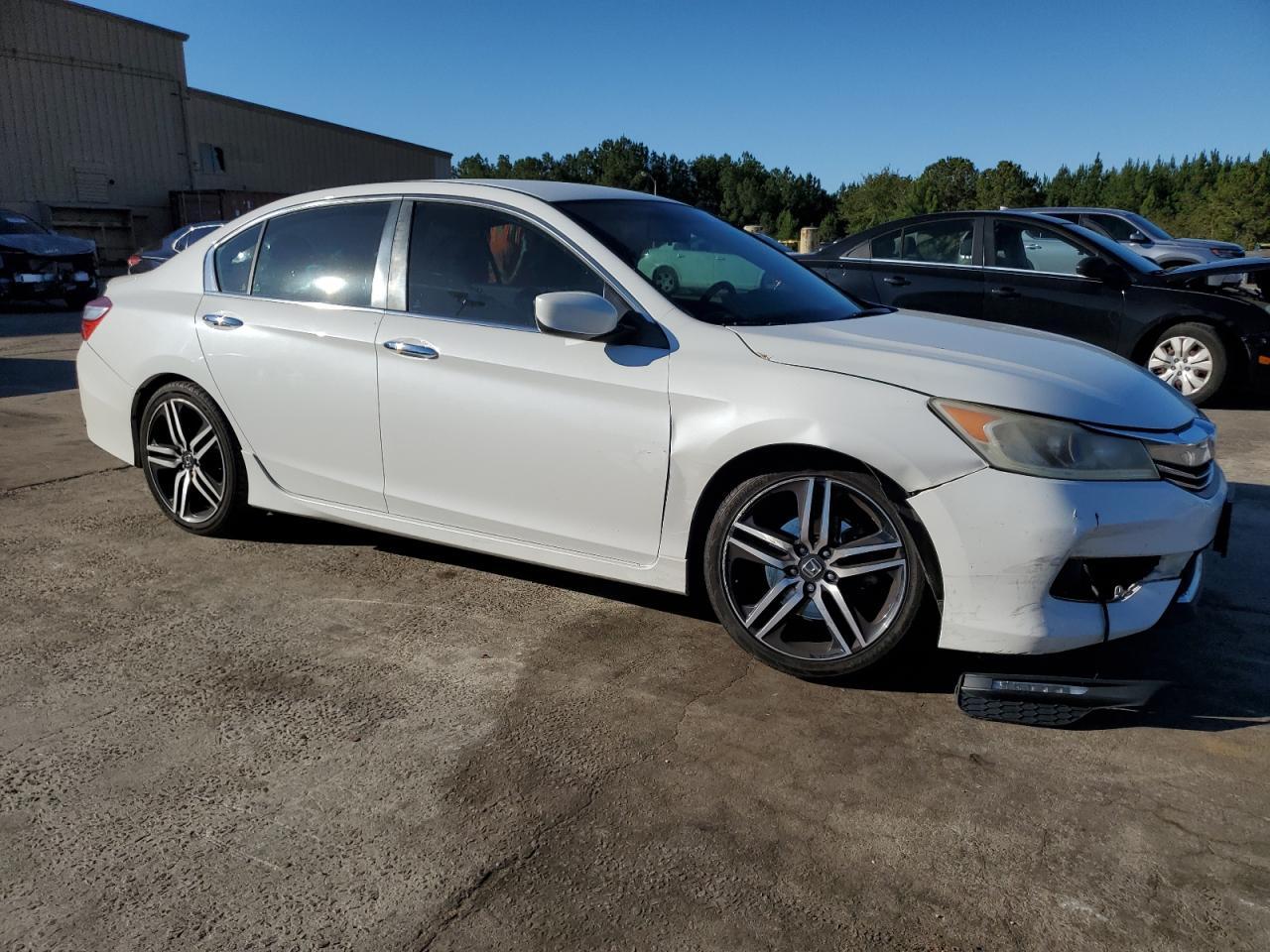 2016 Hond Accord Spo - Image 4