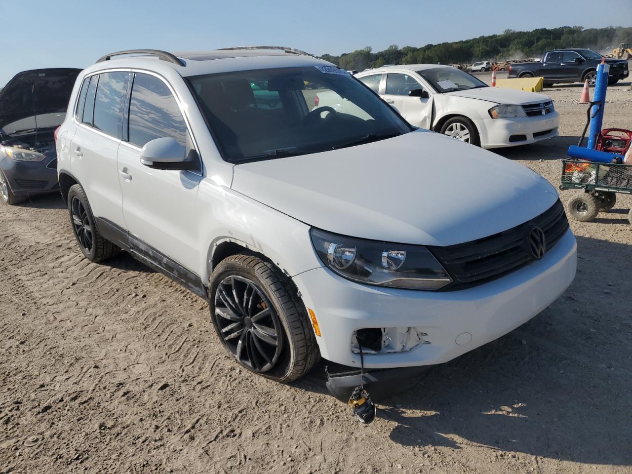 2015 Volkswagen Tiguan S - Фото 4