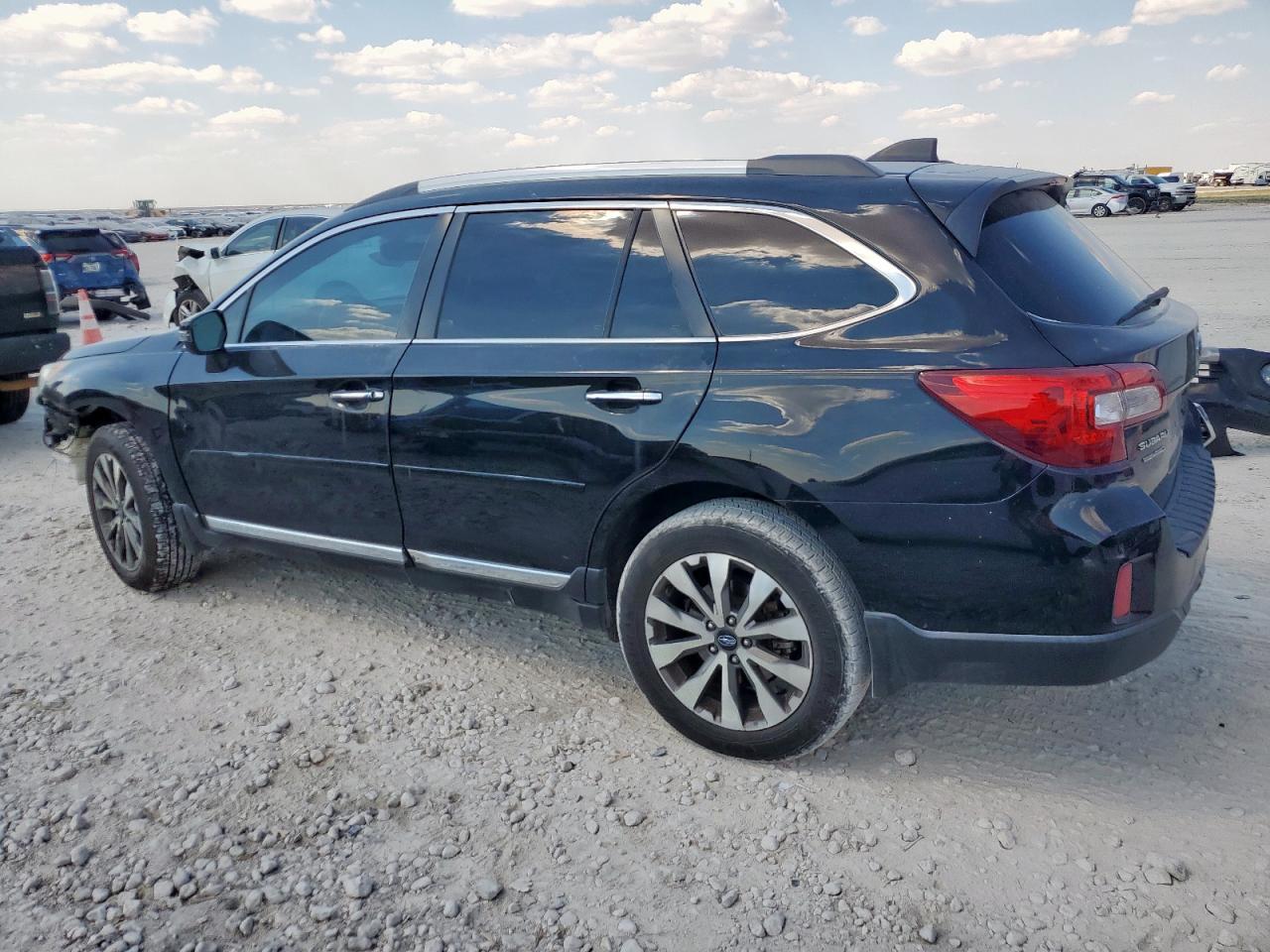 2017 Subaru Outback Touring - Фото 2